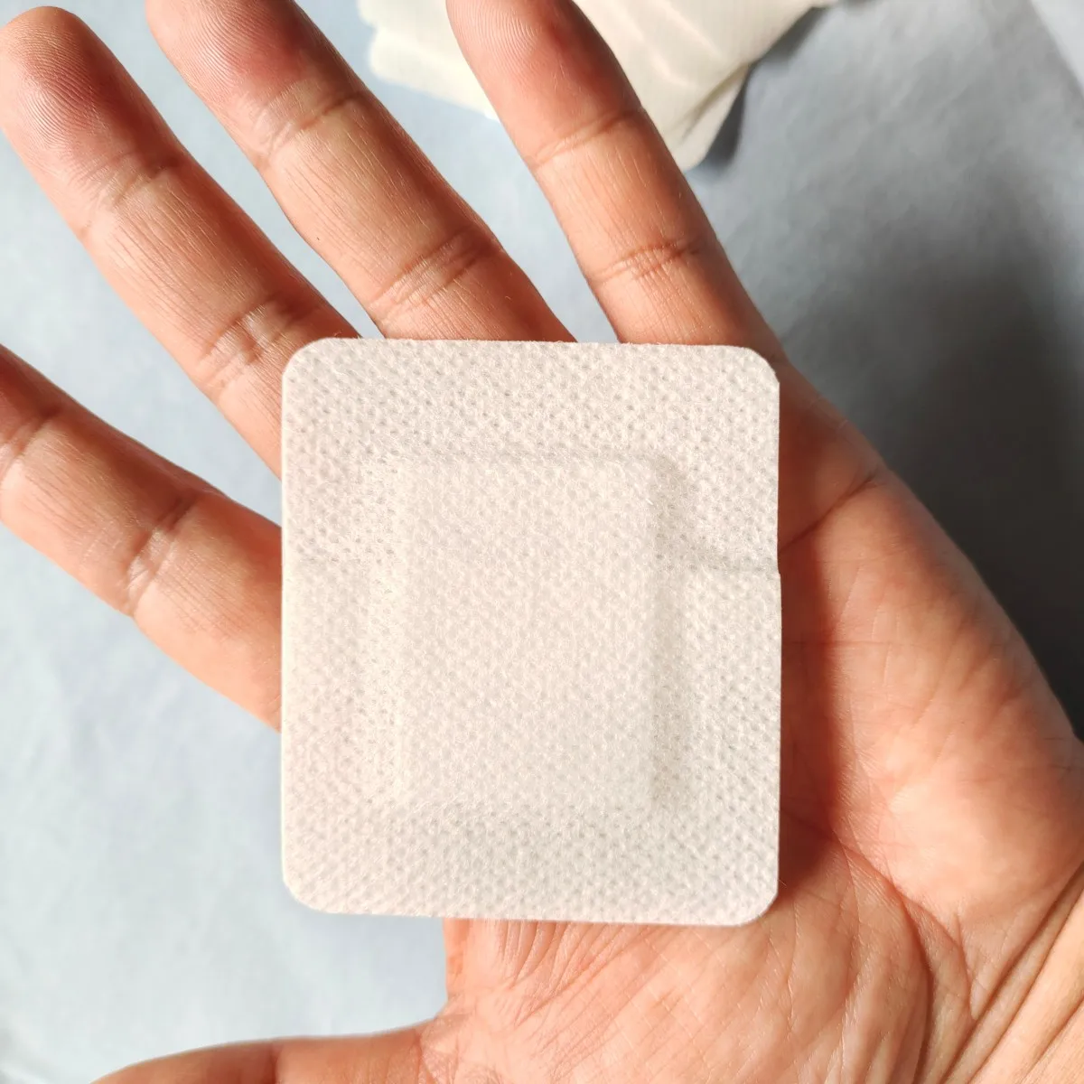 50pcs Large Size Hypoallergenic Non-woven Medical Adhesive Wound Dressing Band Aid Bandage Large Wound First Aid 6*7cm